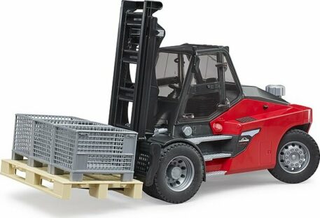 Linde HT160D stacker with pallet and 3 pallet cages